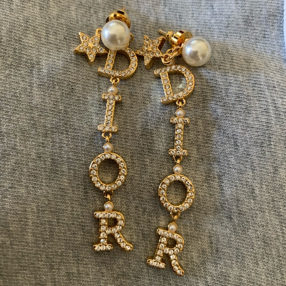 Dior dangling